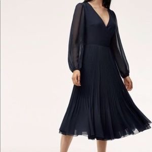 Aritzia Wilfred Beaune Pleated Dress in Navy Blue